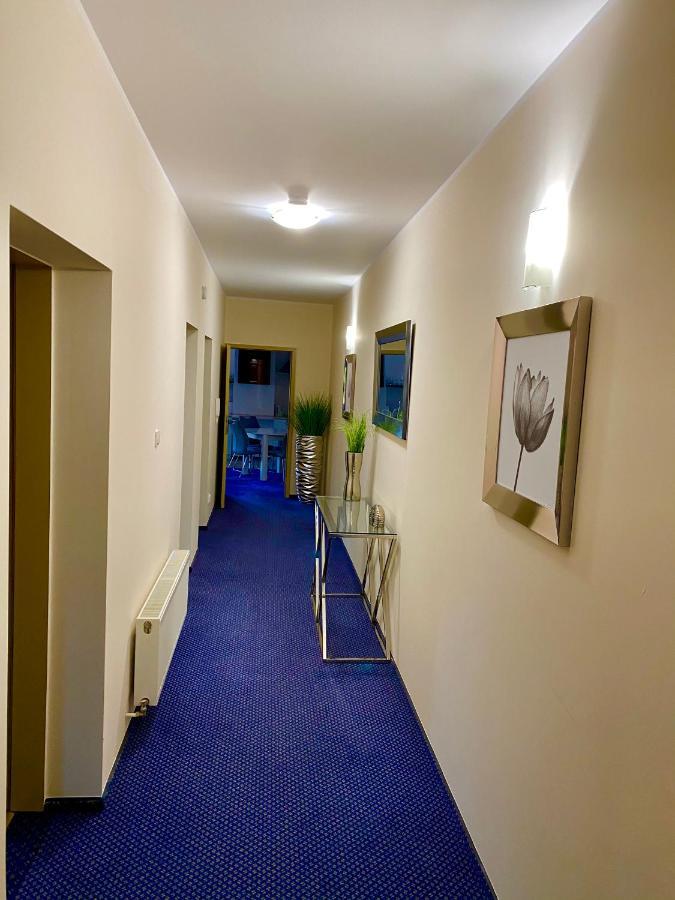 Slupski Premium: Spacious Two-bedroom With Smart Entertainment Apartment Slupsk