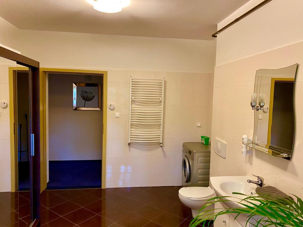 Apartment Slupski Premium: Spacious Two-bedroom With Smart Entertainment